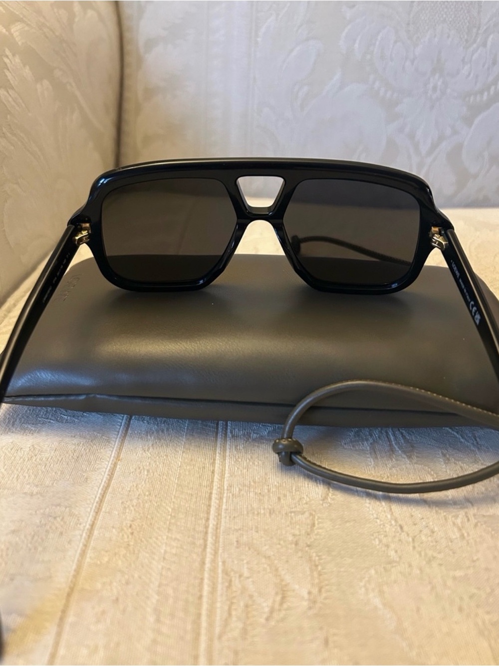Current Season! LOEWE’S LW40161U Slim Aviator Sunglasses - Picture 5 of 8